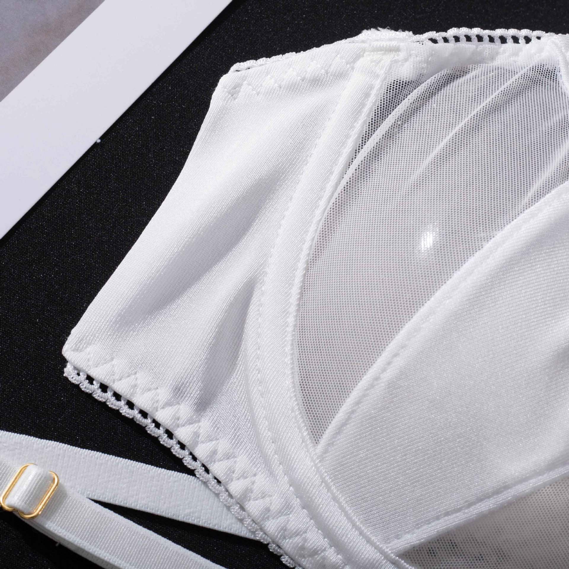 Stanik z fiszbinami i regulowanymi ramiączkami w eleganckim stylu Maricruz