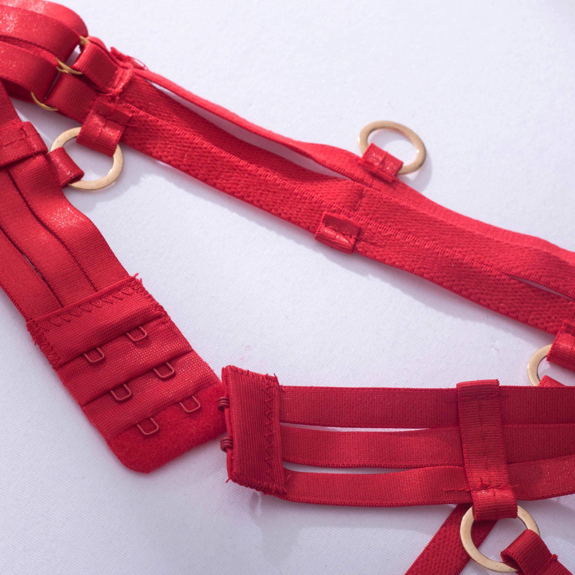 Stanik z fiszbinami i regulowanymi ramiączkami w eleganckim stylu Maricruz