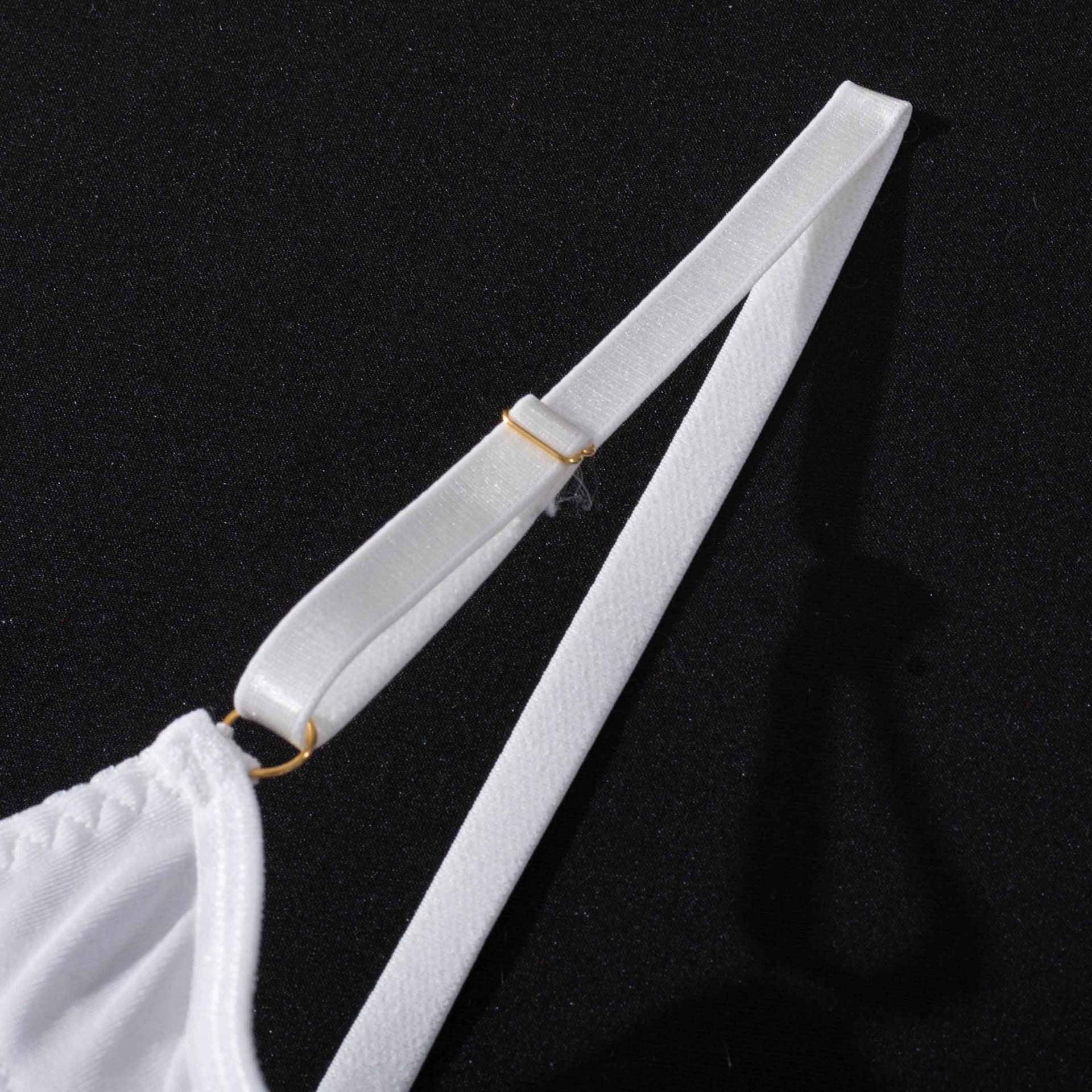 Stanik z fiszbinami i regulowanymi ramiączkami w eleganckim stylu Maricruz