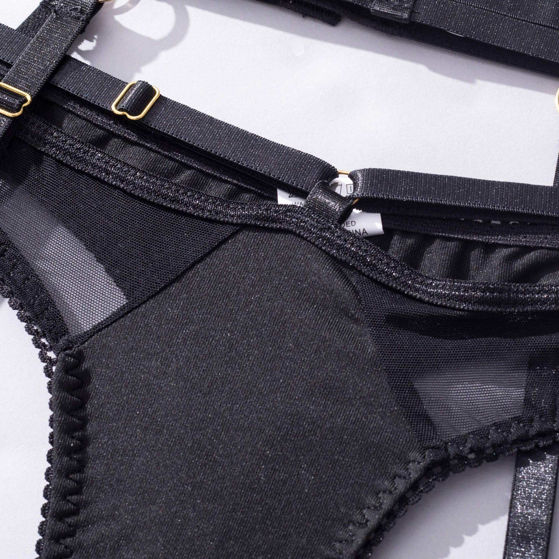 Stanik z fiszbinami i regulowanymi ramiączkami w eleganckim stylu Maricruz