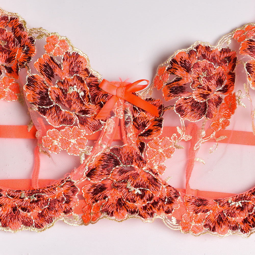 Komplet bielizny trzyczęściowy z delikatnymi detalami na wyjątkowe okazje Maimo