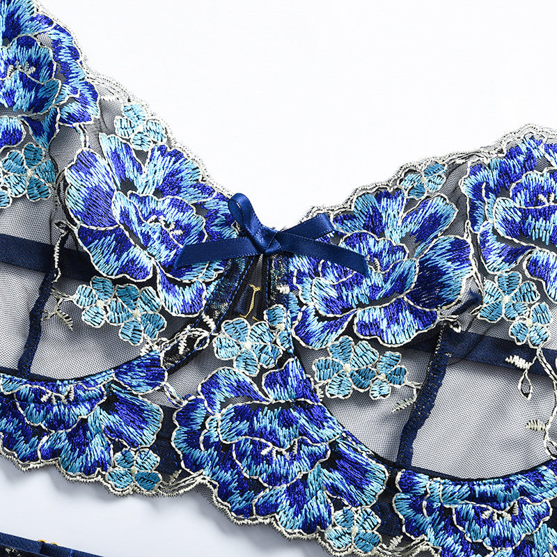 Komplet bielizny trzyczęściowy z delikatnymi detalami na wyjątkowe okazje Maimo