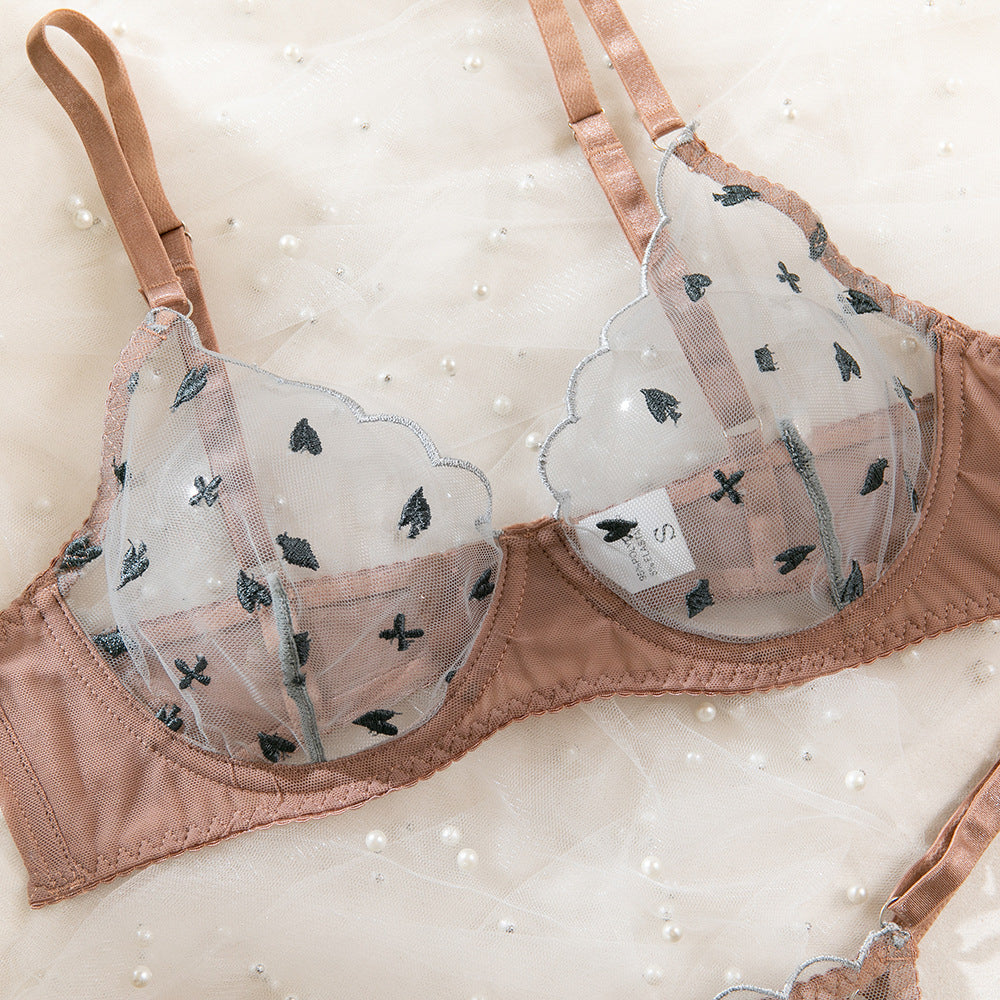 Komplet bielizny z delikatnych materiałów na każdą okazję Sirikit