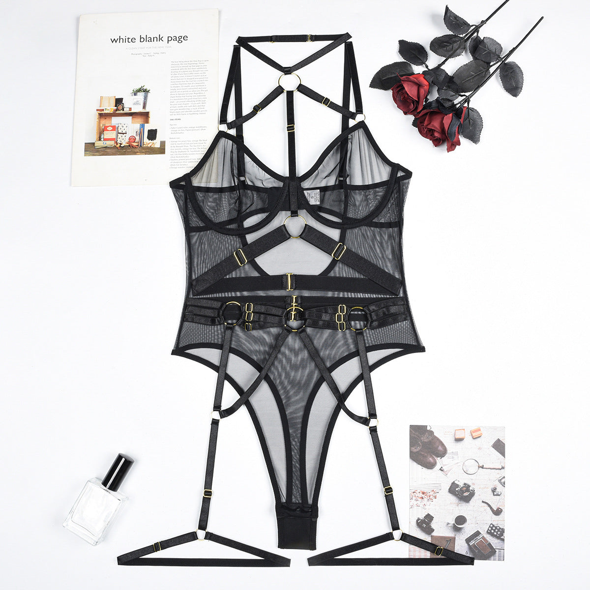 Body z kontrastowymi paseczkami na co dzień i okazje Roxine Czarny