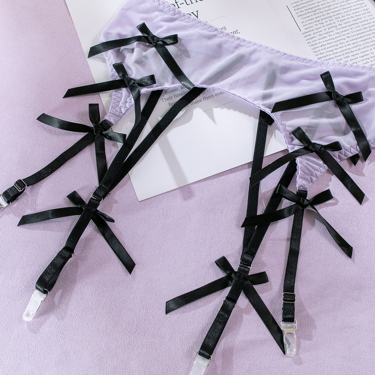 Komplet bielizny trzyczęściowy z koronkowym biustonoszem na romantyczne wieczory Therese