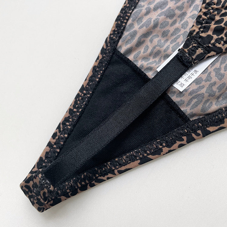 Stringi biodrówki z delikatnych materiałów niewidoczne pod ubraniem Viole