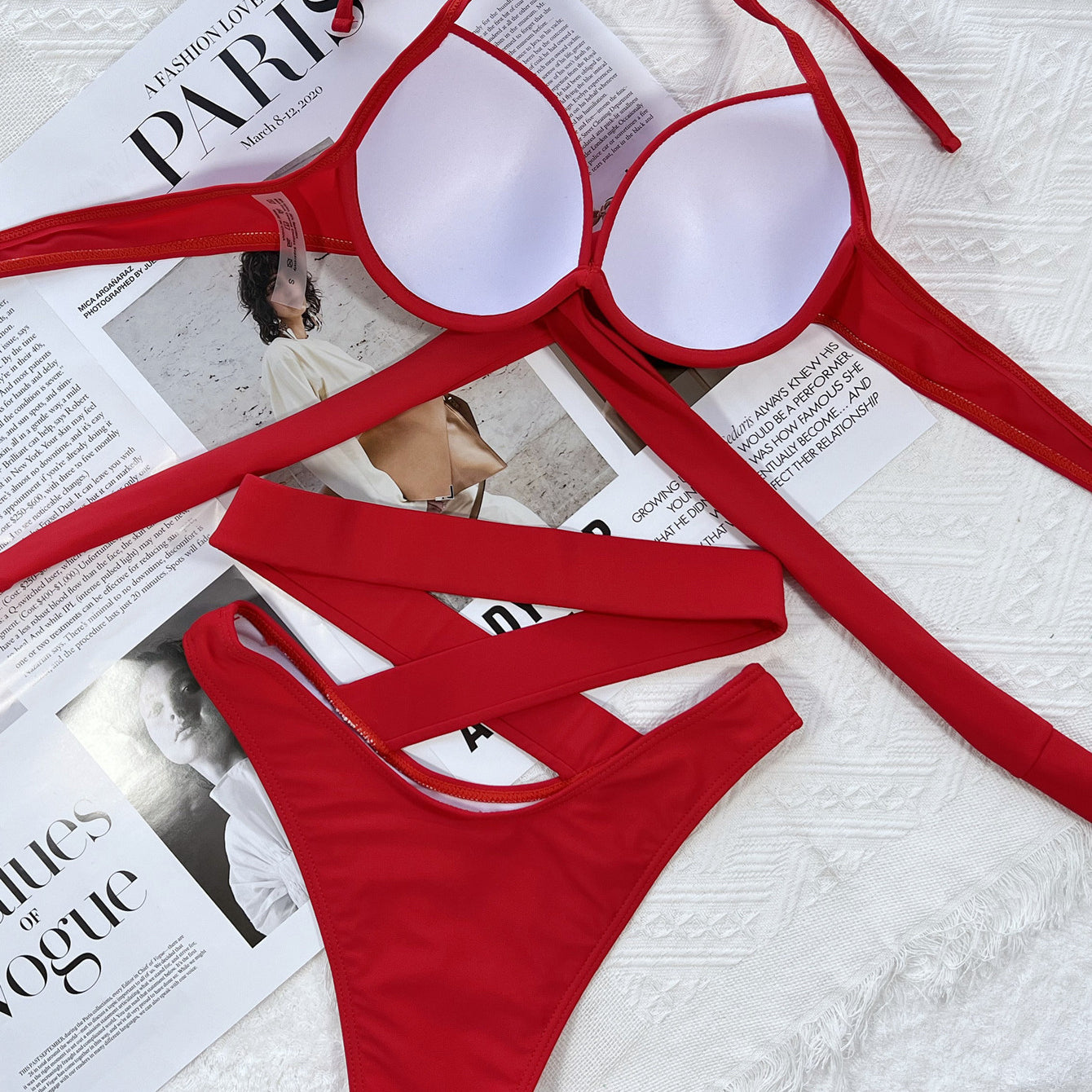 Bikini z ozdobnymi paskami na plażę i basen Shireen