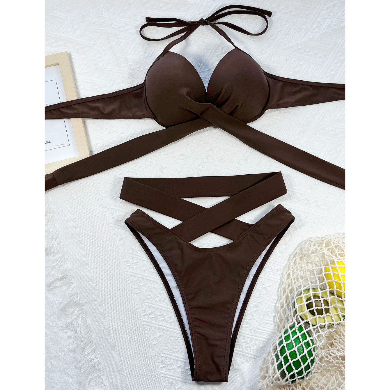 Bikini z ozdobnymi paskami na plażę i basen Shireen Brązowy