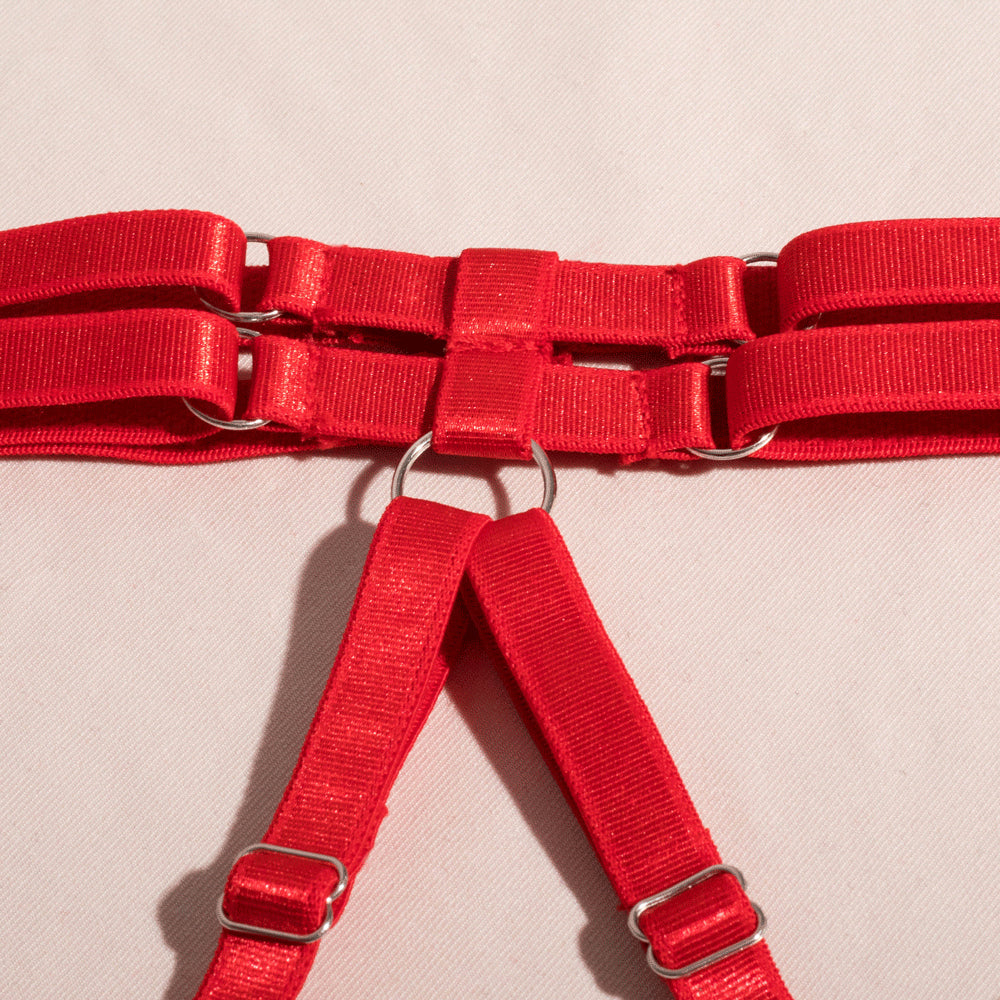 Komplet bielizny trzyczęściowy z delikatnymi detalami Hotske