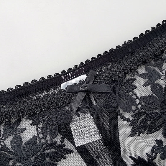 Stringi koronkowe trójkątne na każdą okazję Eladia