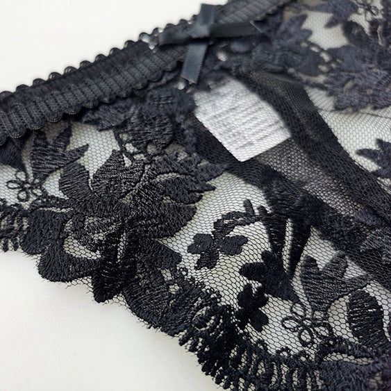 Stringi koronkowe trójkątne na każdą okazję Eladia