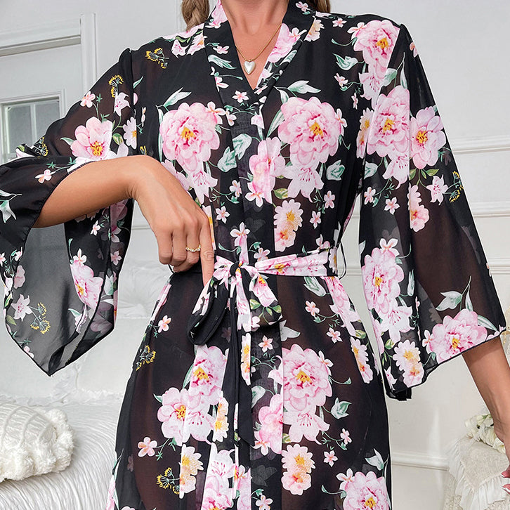 Szlafrok wiązany z delikatnego materiału Kielo