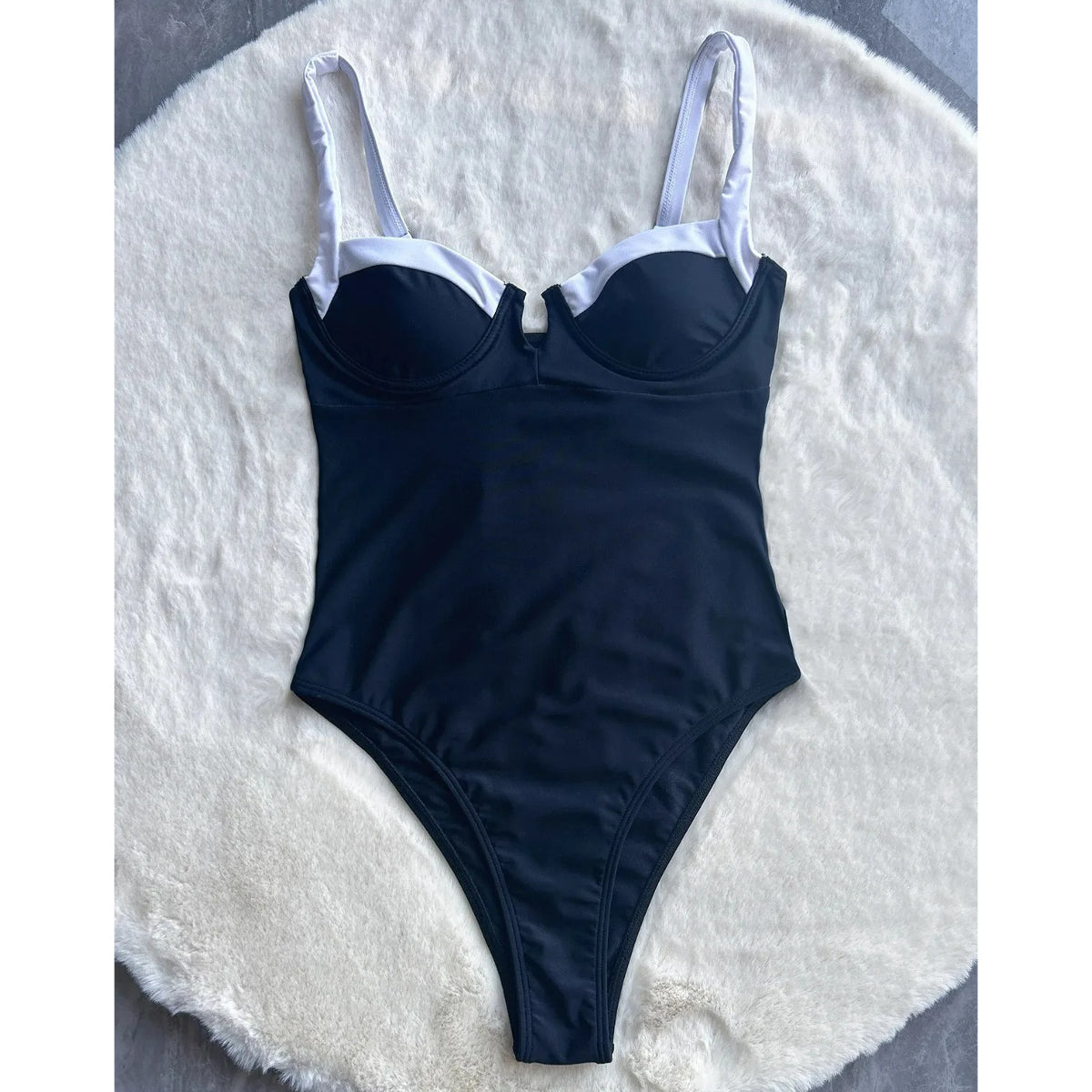 Strój kąpielowy jednoczęściowy elastyczny na plażę i basen Zoea Czarny