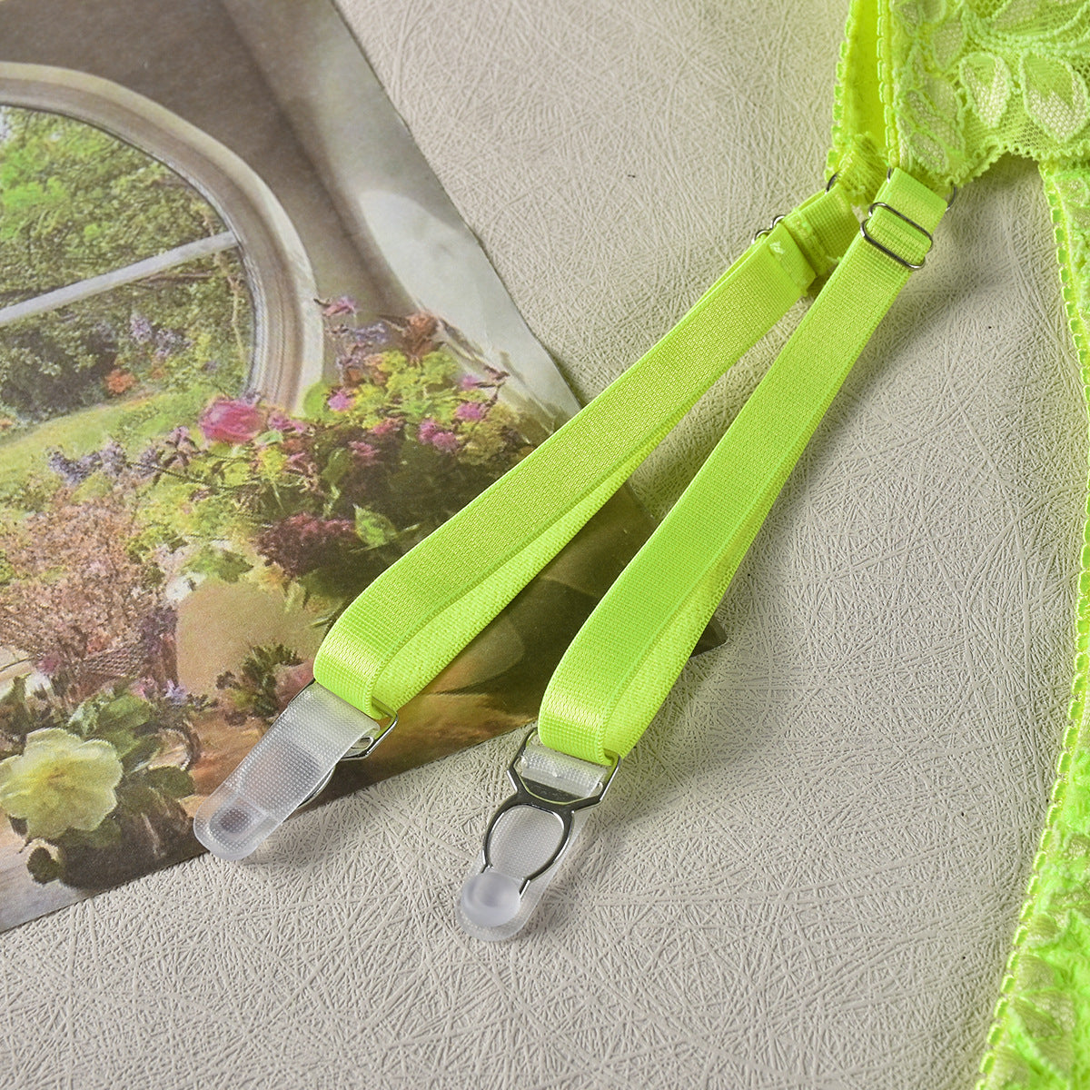 Komplet koronkowej bielizny z fiszbinami na specjalne okazje Karima