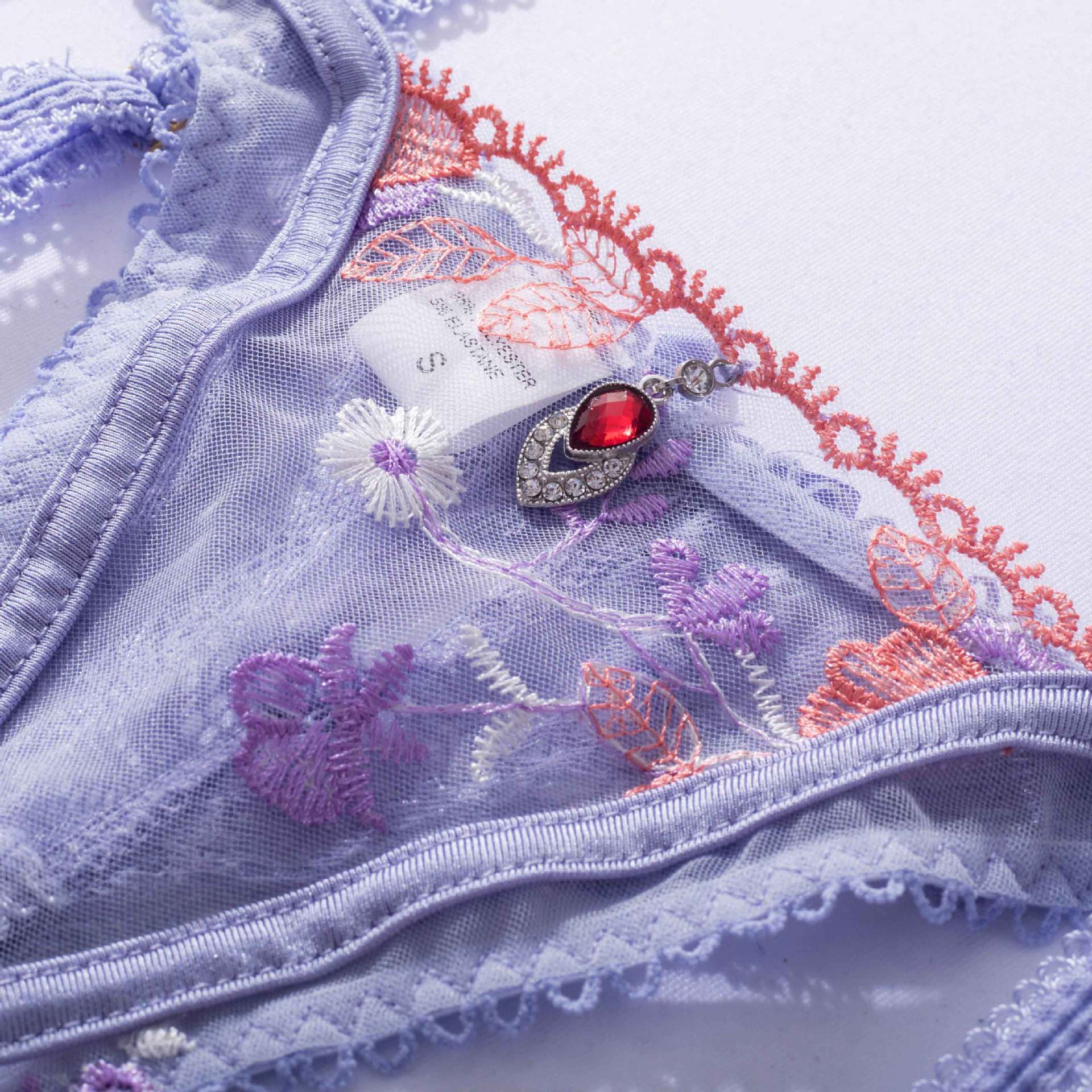 Komplet bielizny z pasem do pończoch na wyjątkowe okazje Akgul