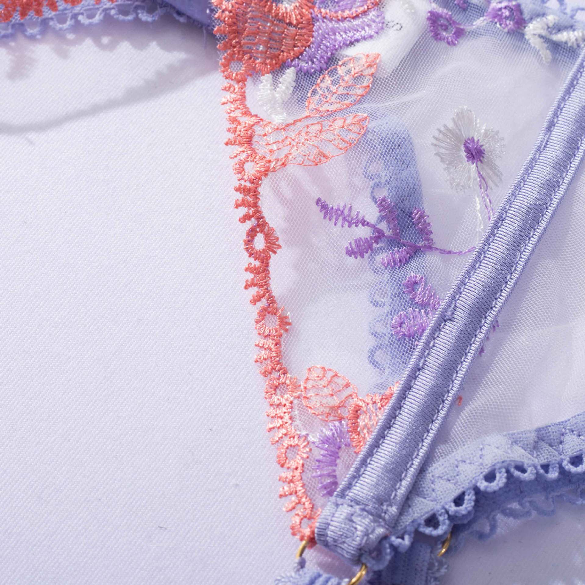 Komplet bielizny z pasem do pończoch na wyjątkowe okazje Akgul