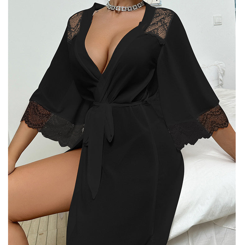 Szlafrok z koronkowym wykończeniem rękawów na wieczory w domu Selvedina Czarny