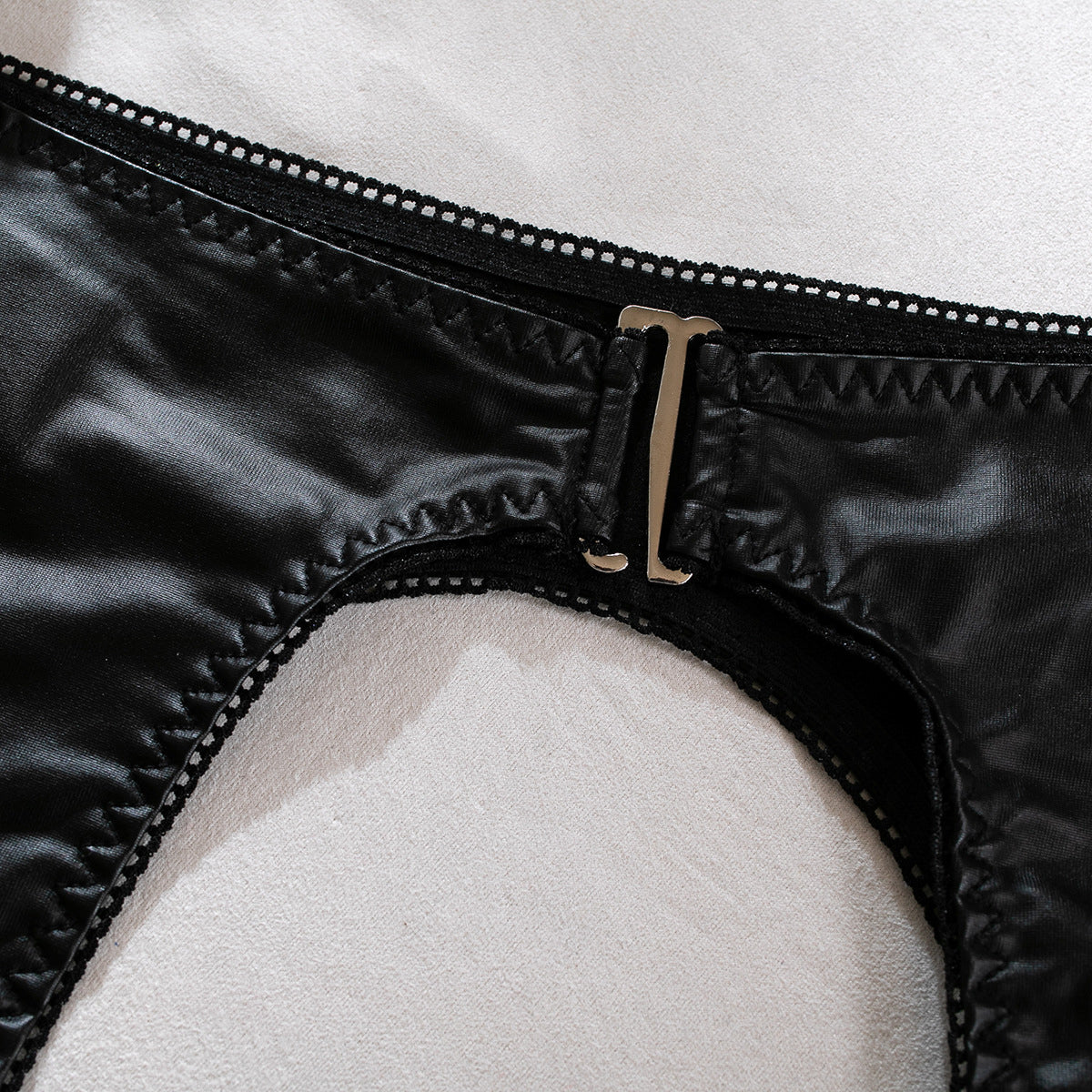 Komplet bielizny z wycięciami elegancki na specjalne okazje Ghica