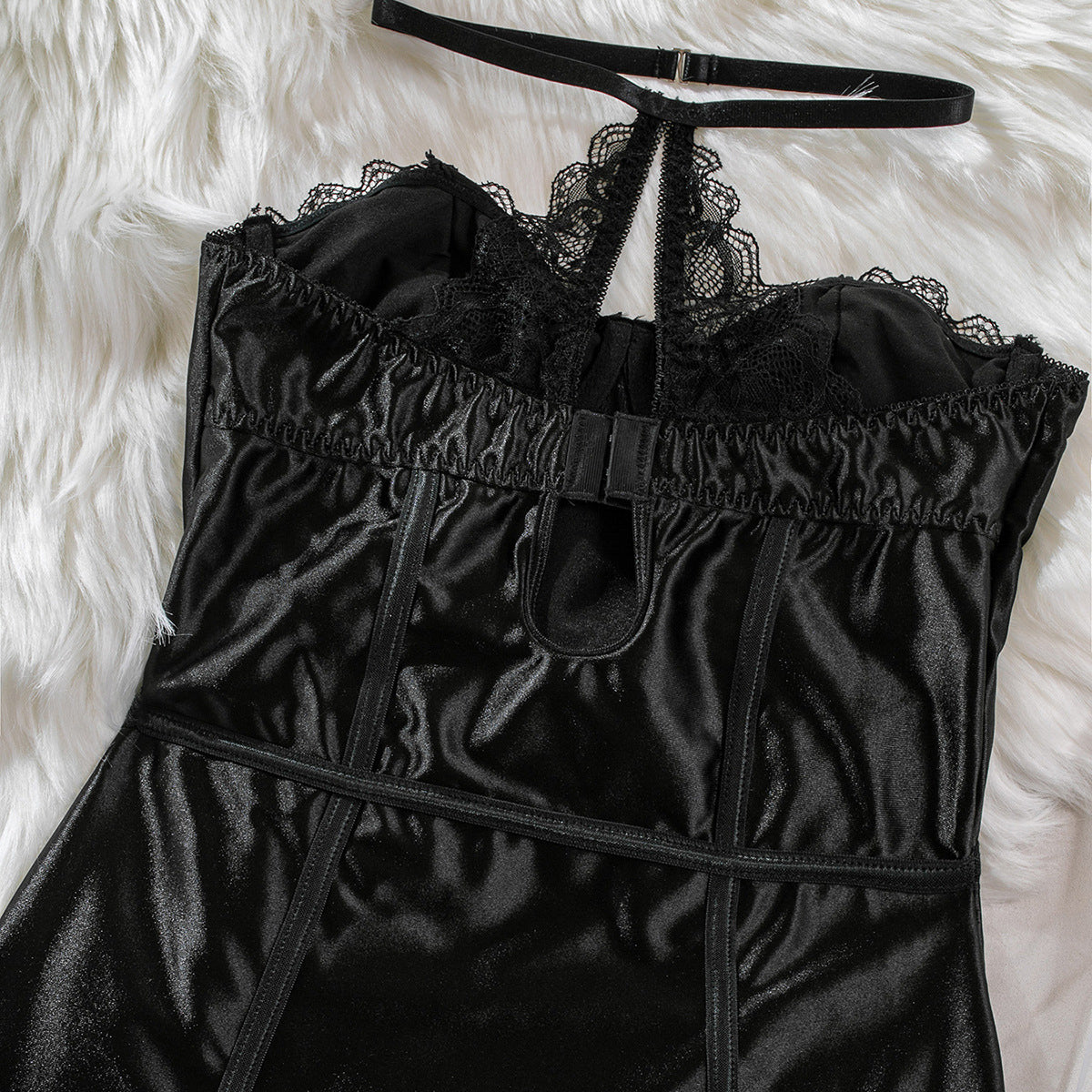 Halka z koronką i usztywnianym biustonoszem na wieczór Zena