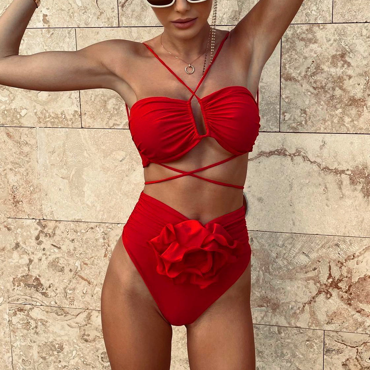 Dwuczęściowy strój kąpielowy z motywem różanym na lato i plażę Kindra