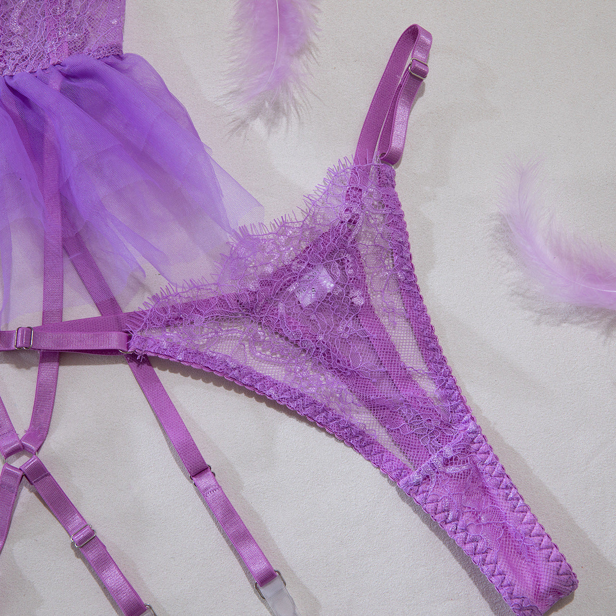 Komplet bielizny z tiulowym pasem i koronkowymi akcentami na wieczór Kaho