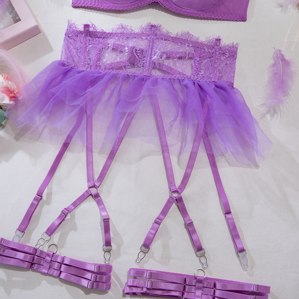 Komplet bielizny z tiulowym pasem i koronkowymi akcentami na wieczór Kaho