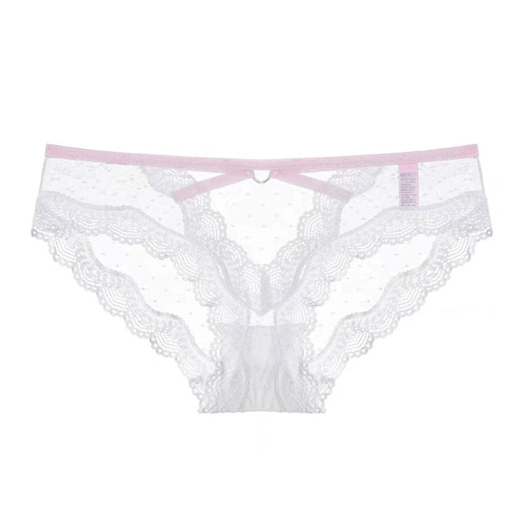 Majtki ażurowe z wycięciem na romantyczny wieczór Nailya Biały