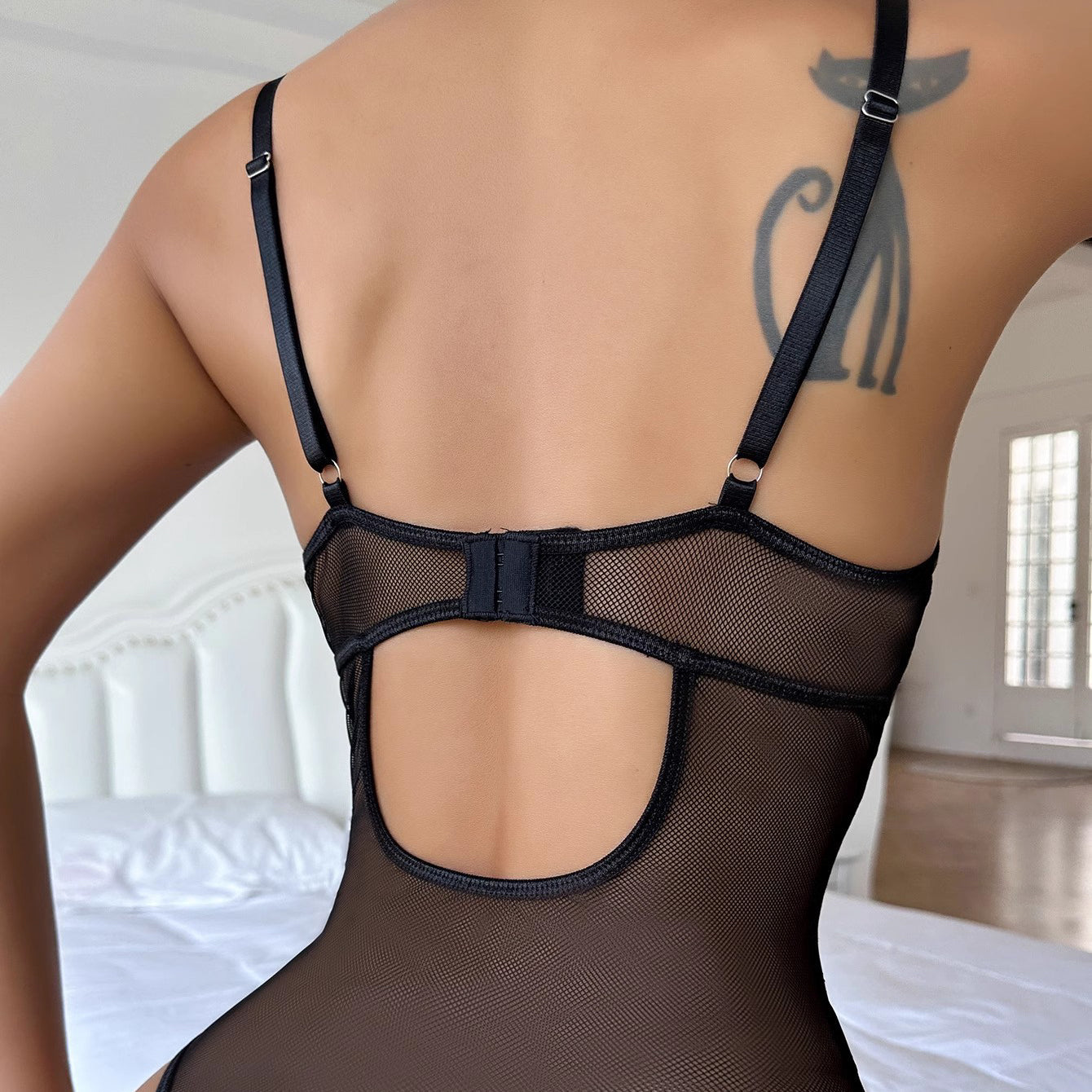 Body z prześwitującym klinem na wieczorne wyjścia Jillane