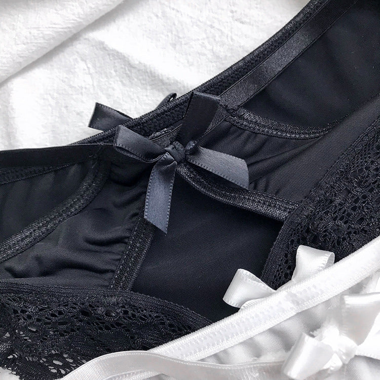 Stringi koronkowe z wycięciami na specjalne okazje Shania