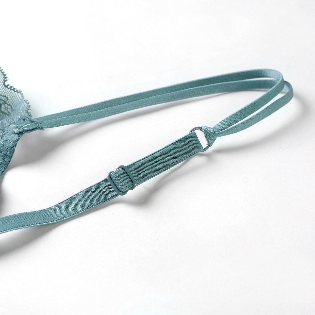 Komplet koronkowy z fiszbinami i szerszymi ramiączkami Hannakaisa