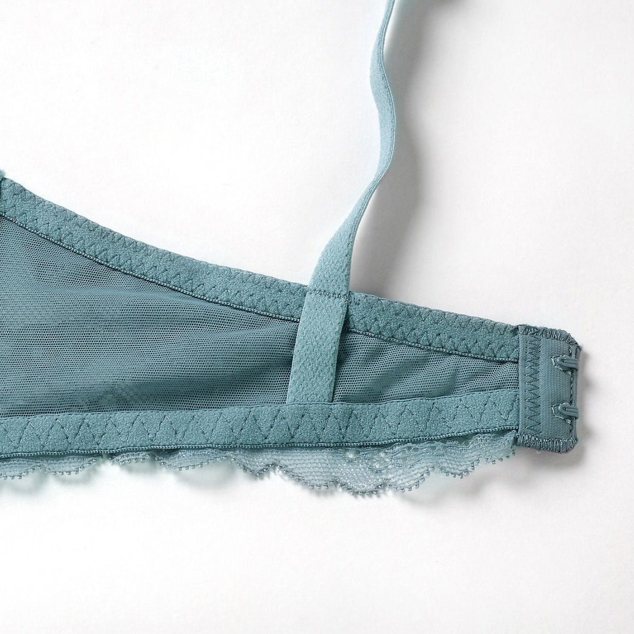 Komplet koronkowy z fiszbinami i szerszymi ramiączkami Hannakaisa