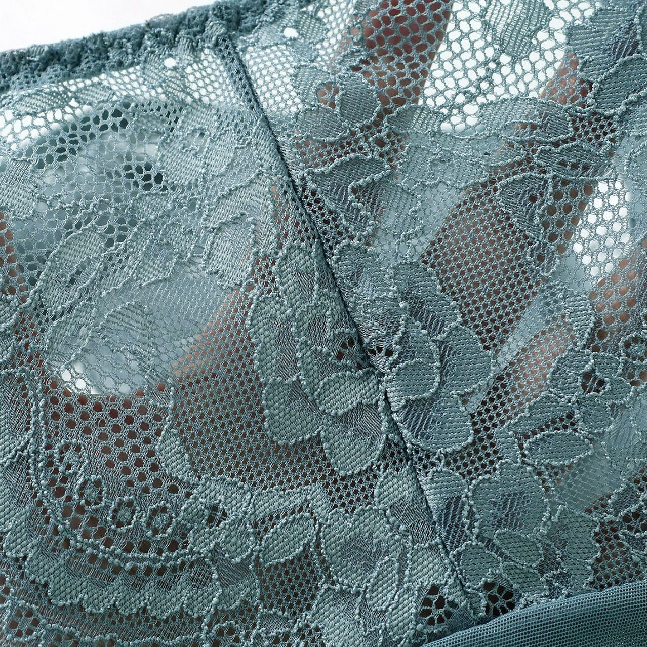 Komplet koronkowy z fiszbinami i szerszymi ramiączkami Hannakaisa