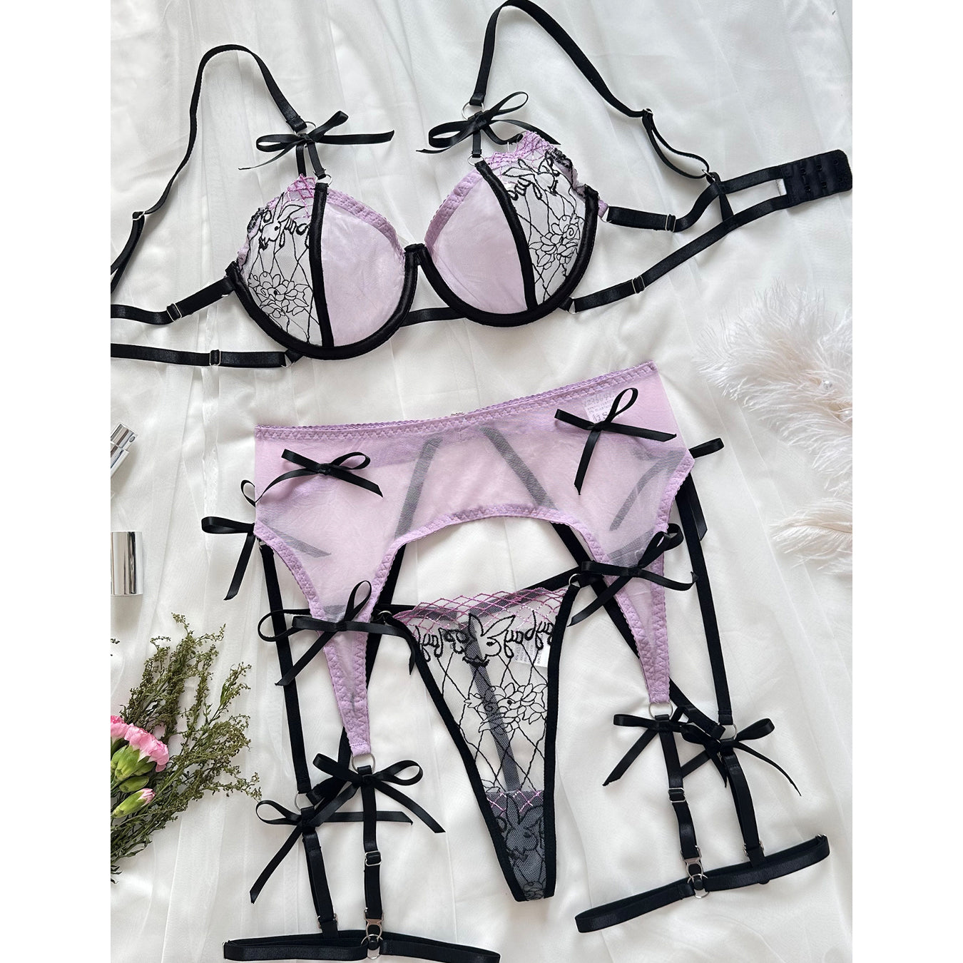 Komplet koronkowej bielizny na romantyczne wieczory Betsie Fioletowy