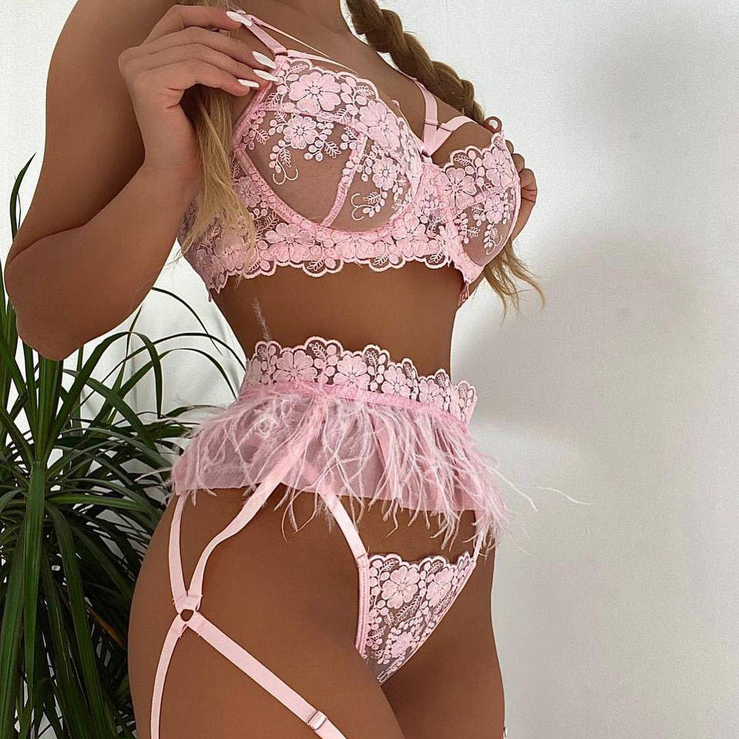 Komplet bielizny z koronką i piórkami elegancki Gitza