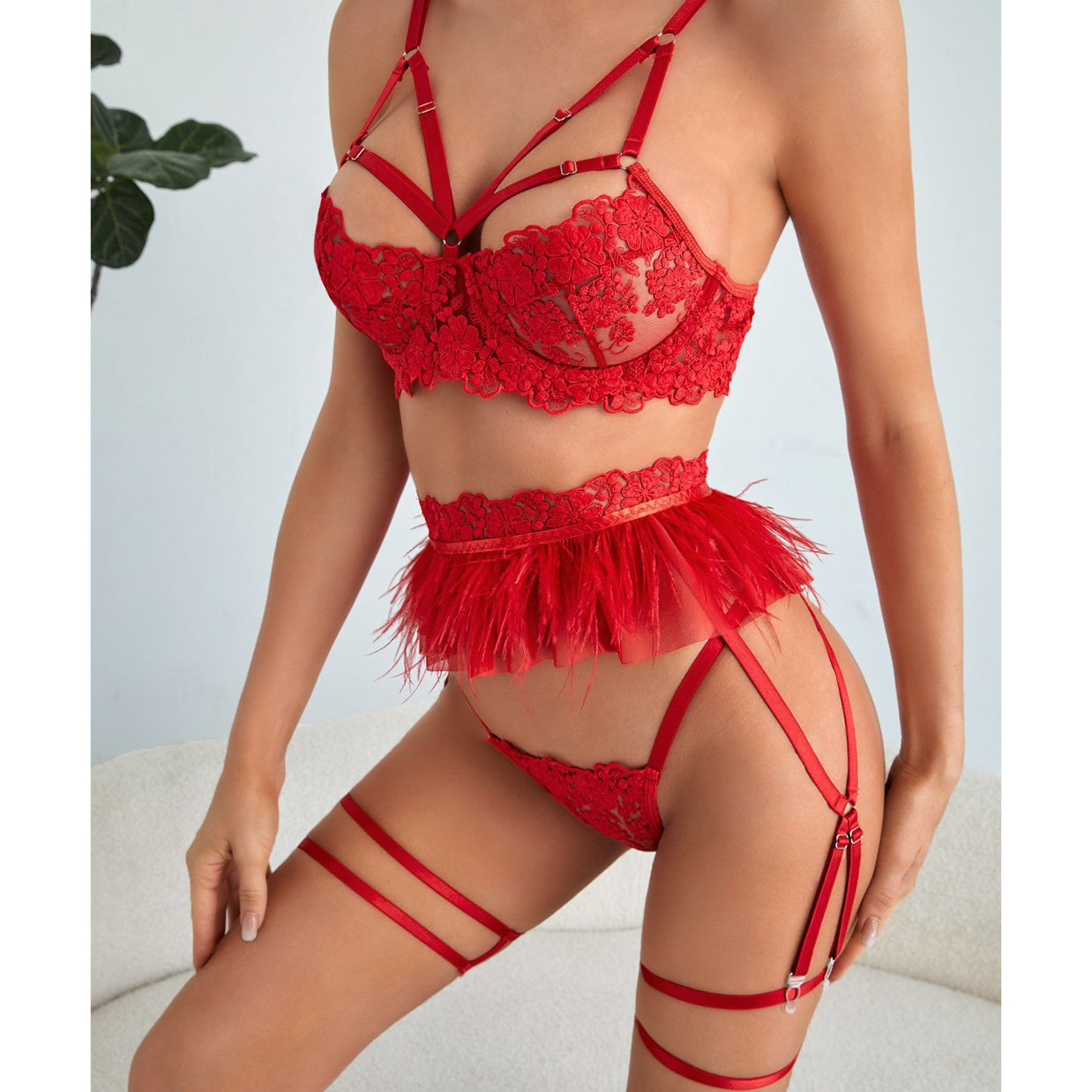 Komplet bielizny z koronką i piórkami elegancki Gitza Czerwony