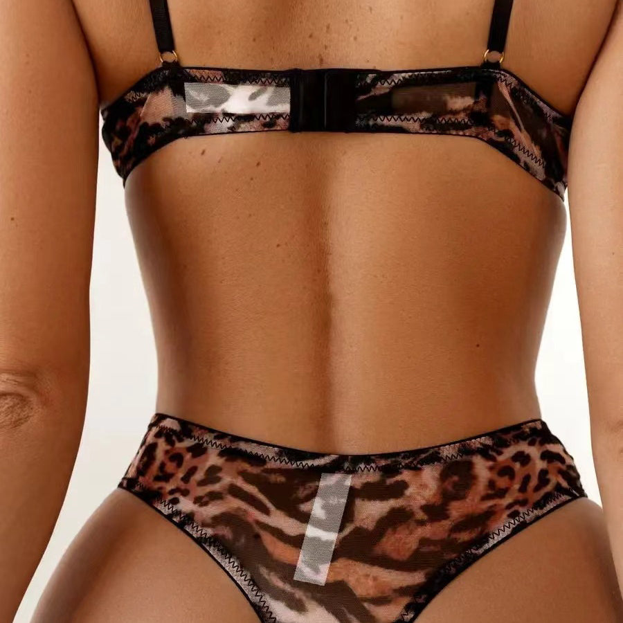 Zestaw bielizny z figami z delikatnym wzorem na romantyczne wieczory Engelica