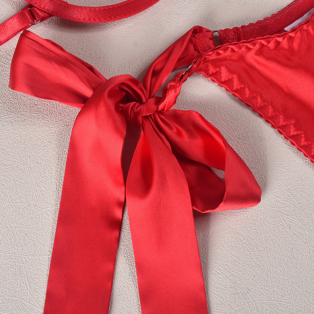 Komplet bielizny z kokardami i regulowanymi ramiączkami Chrysa