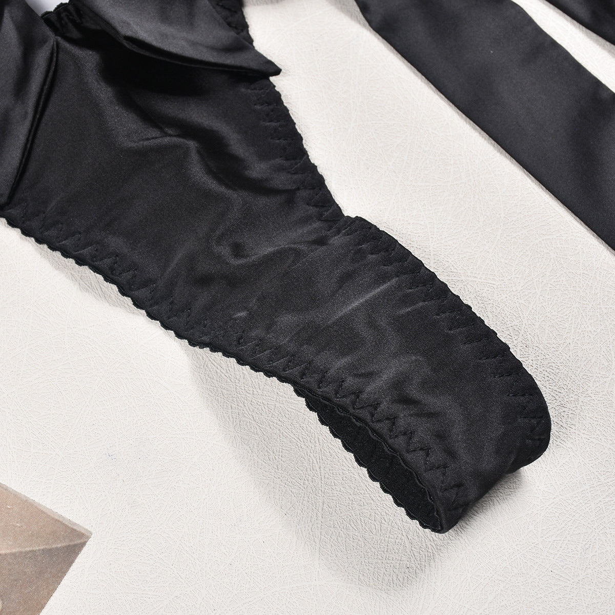 Komplet bielizny z kokardami i regulowanymi ramiączkami Chrysa