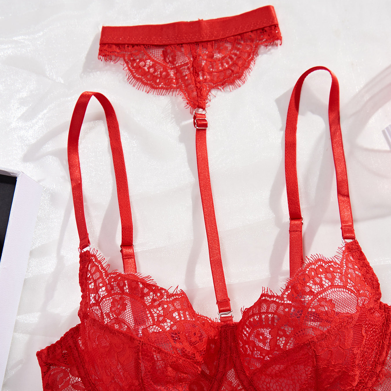 Koronkowy zestaw bielizny na romantyczne chwile Kaarina
