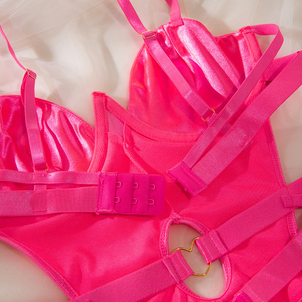 Body z pasem i wycięciami na wieczorne wyjścia Avellina