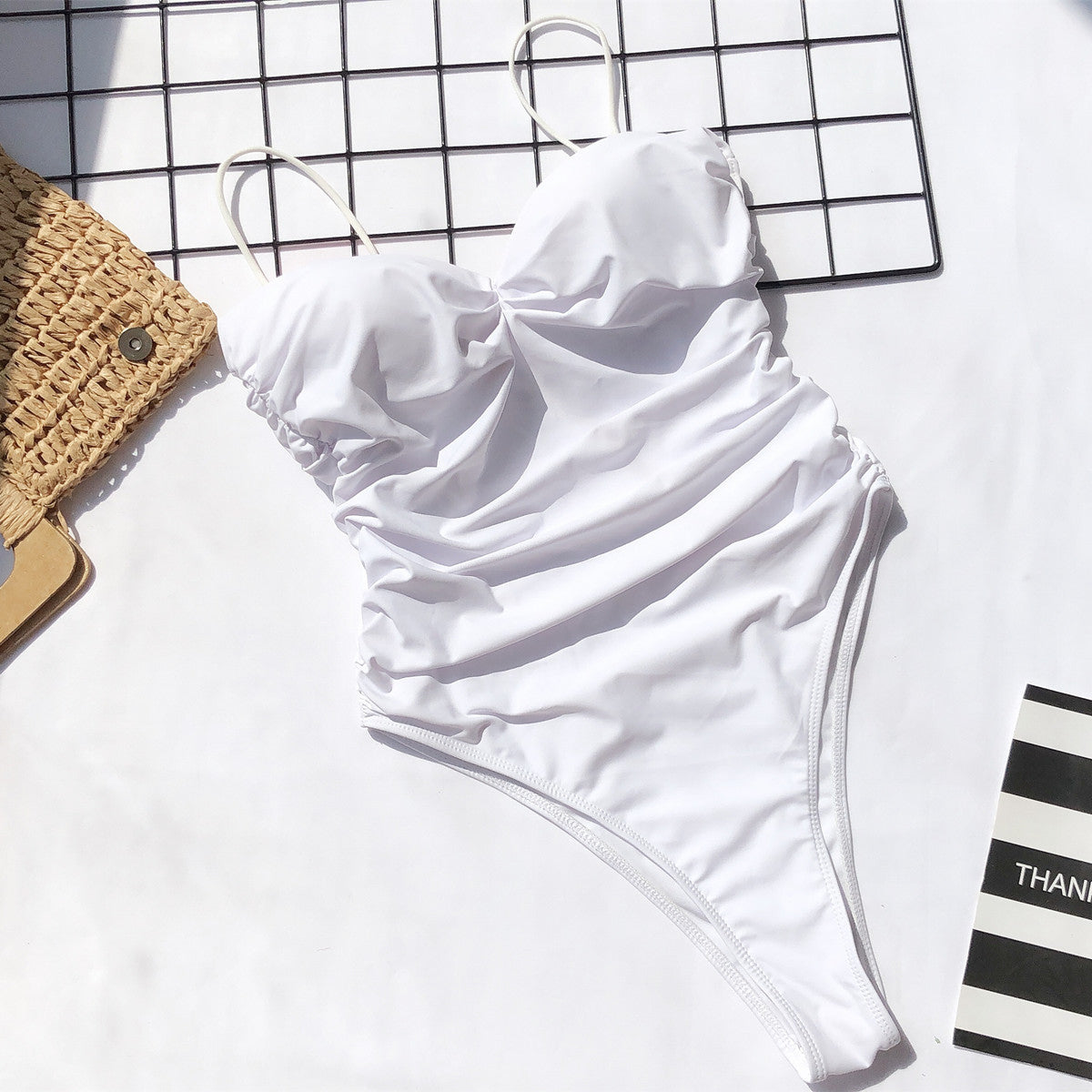 Strój kąpielowy z cienkimi ramiączkami na plażę i basen Tahmina Biały