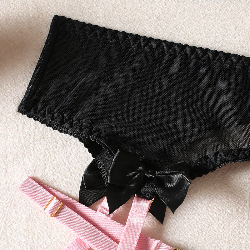 Komplet bielizny z miękkiego materiału z regulowanymi paskami Mirtha