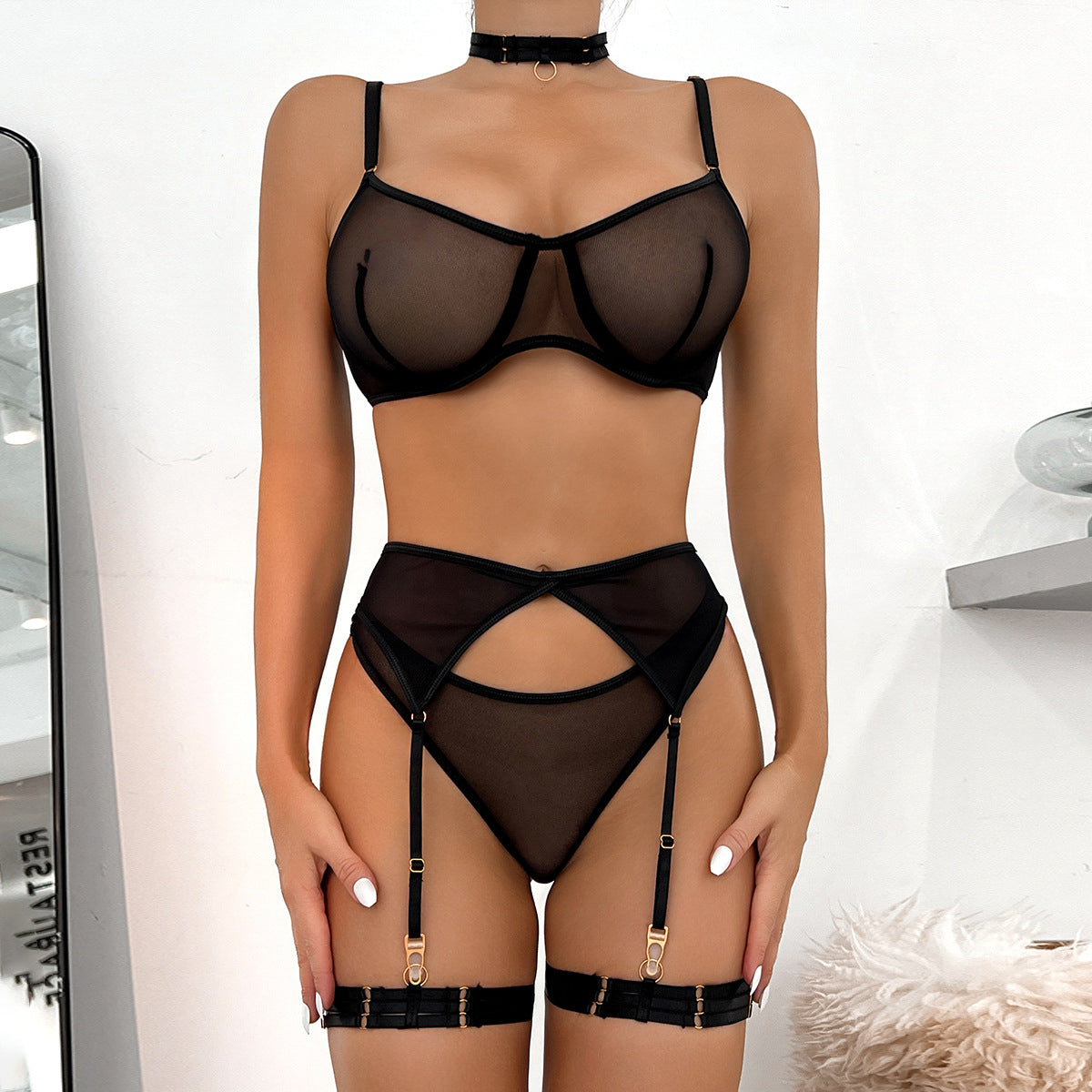 Komplet bielizny z siateczki z regulowanymi paskami Zihnija