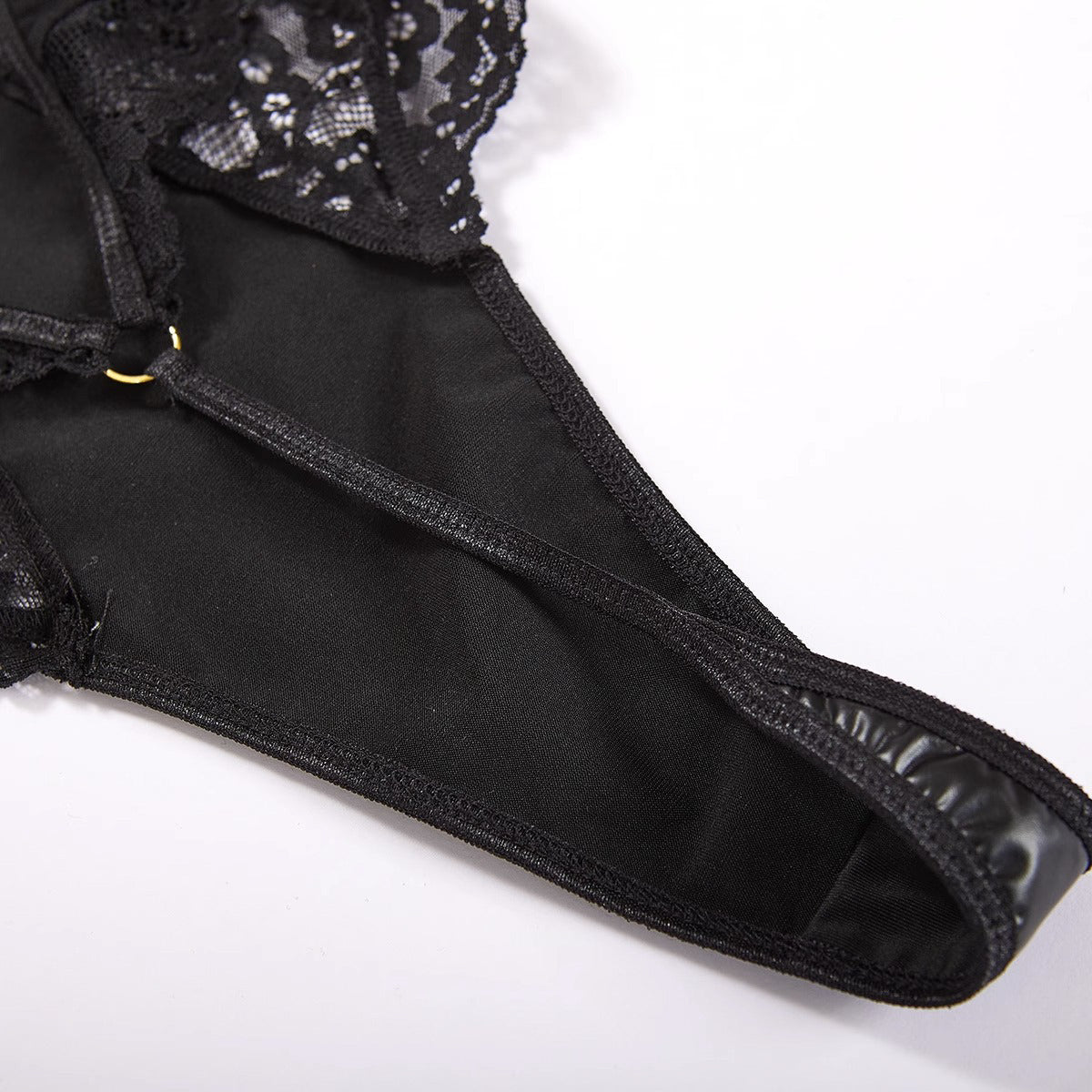 Body z wycięciem na miseczkach na romantyczne wieczory Adelind