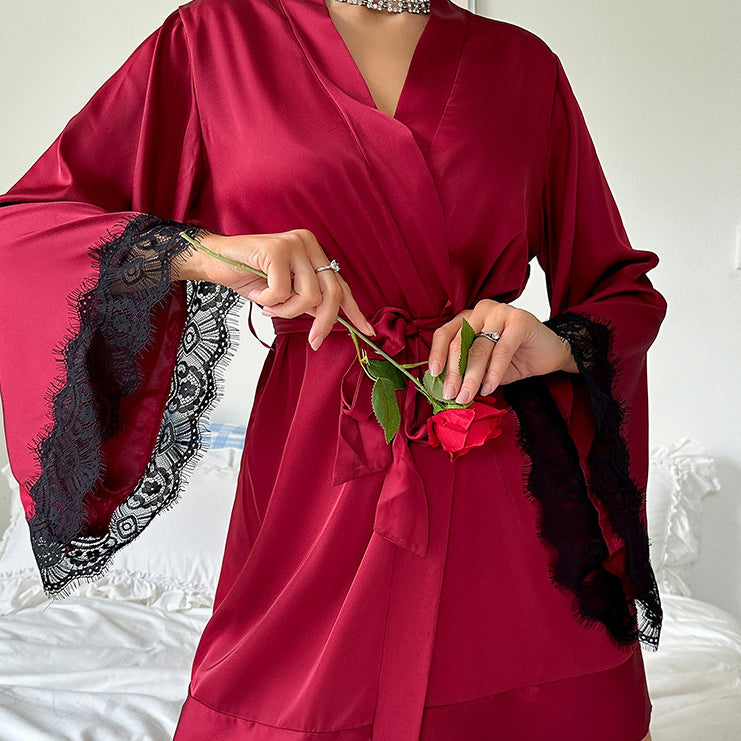 Szlafrok z szerokimi rękawami z miękkiego materiału na relaks w domu Nicolina