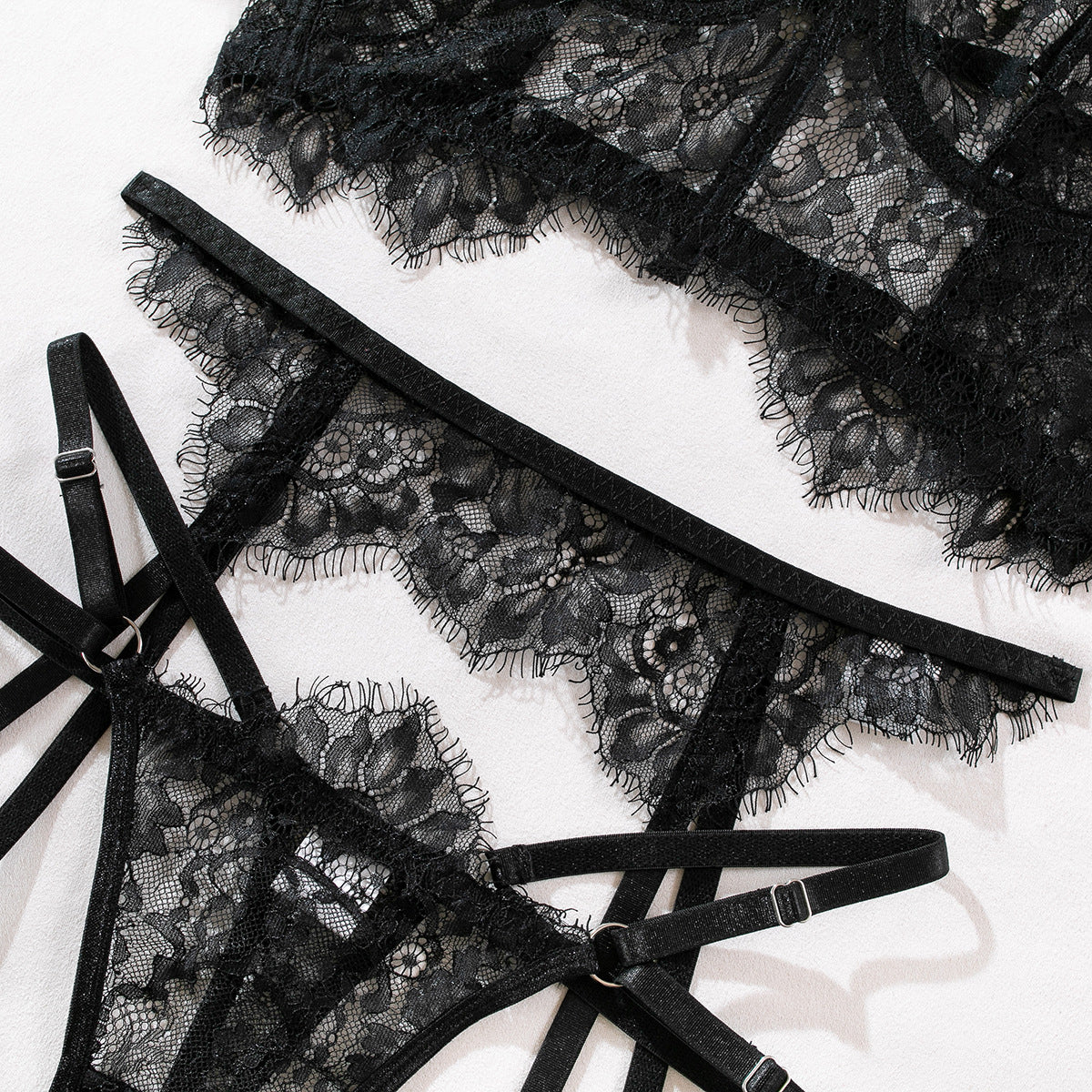 Koronkowy komplet bielizny z regulowanymi paskami na romantyczne wieczory Yulya