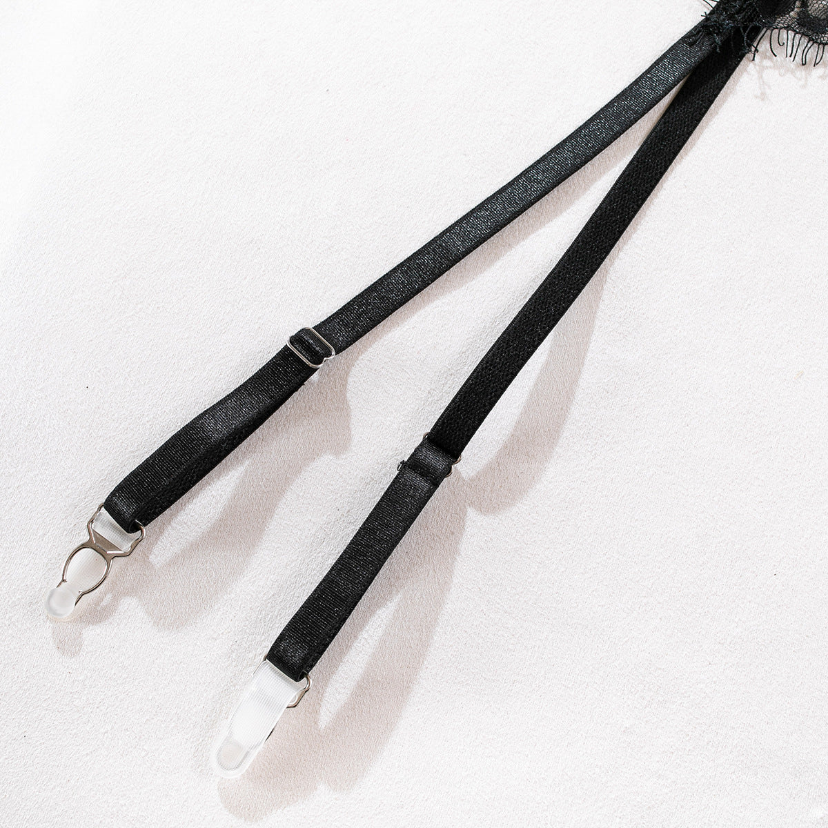 Koronkowy komplet bielizny z regulowanymi paskami na romantyczne wieczory Yulya