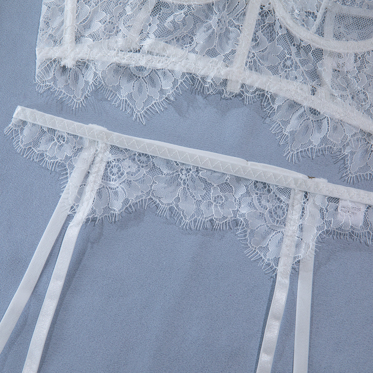 Koronkowy komplet bielizny z regulowanymi paskami na romantyczne wieczory Yulya