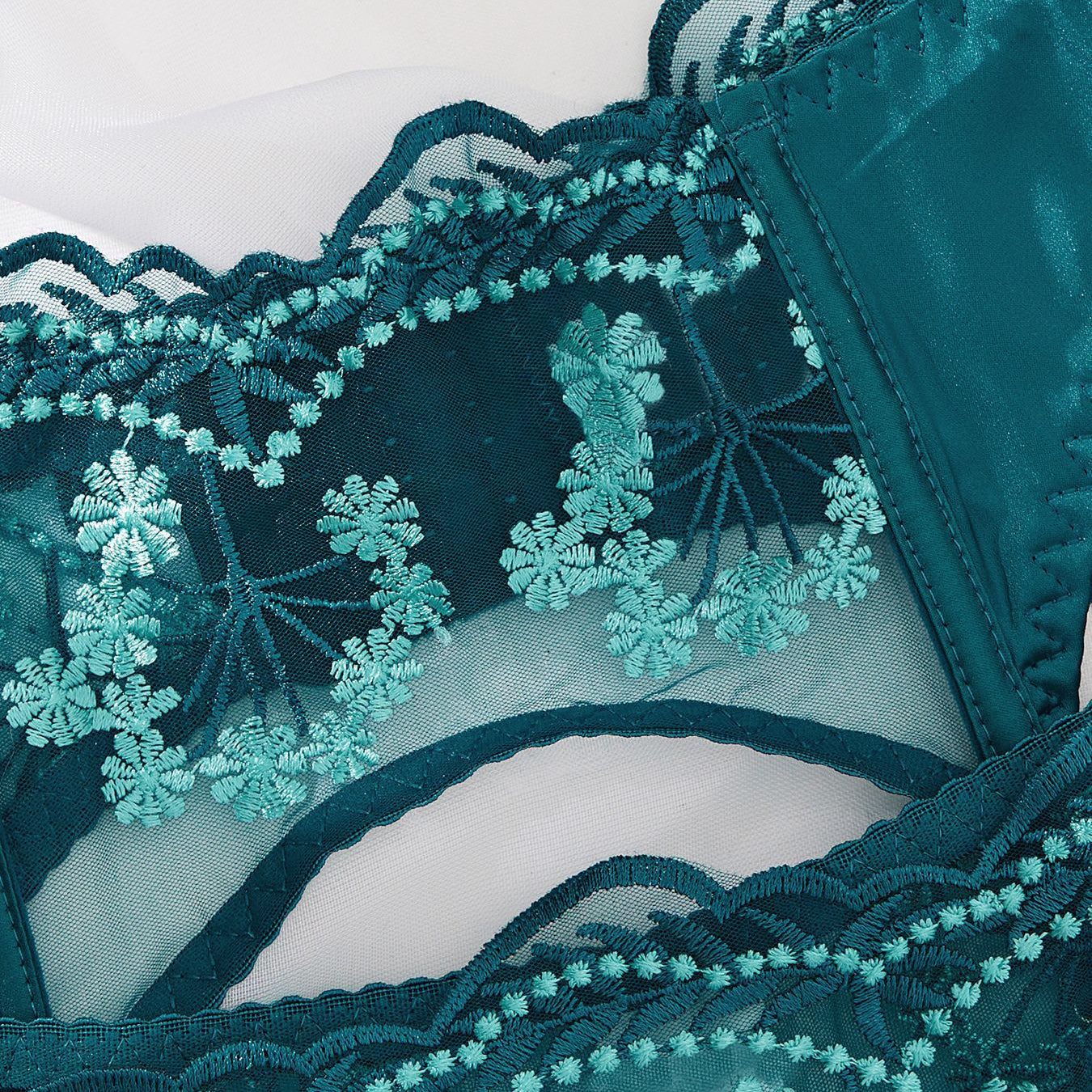 Komplet bielizny haftowanej z koronką regulowany Elfgund