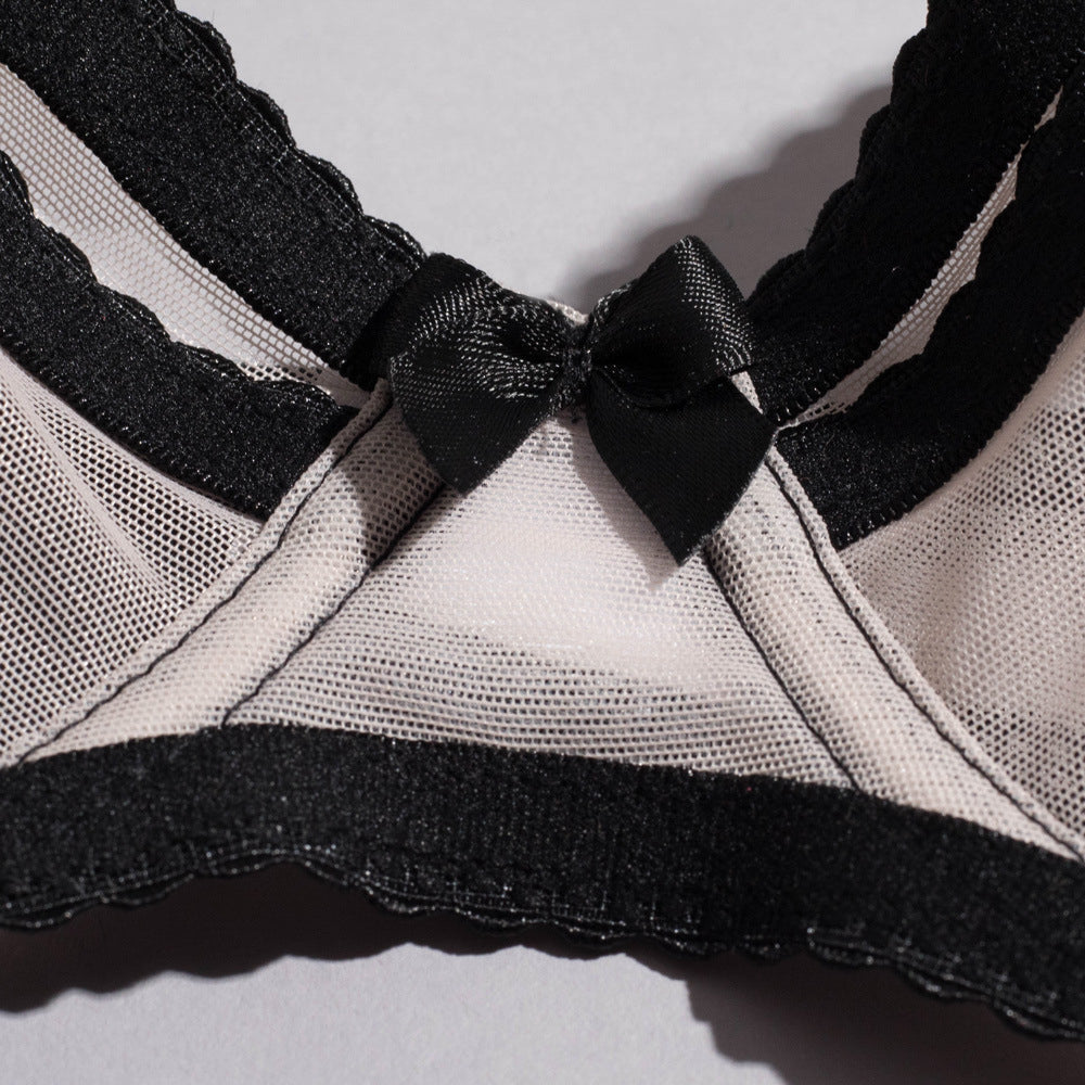 Komplet bielizny z geometrycznymi detalami Melek